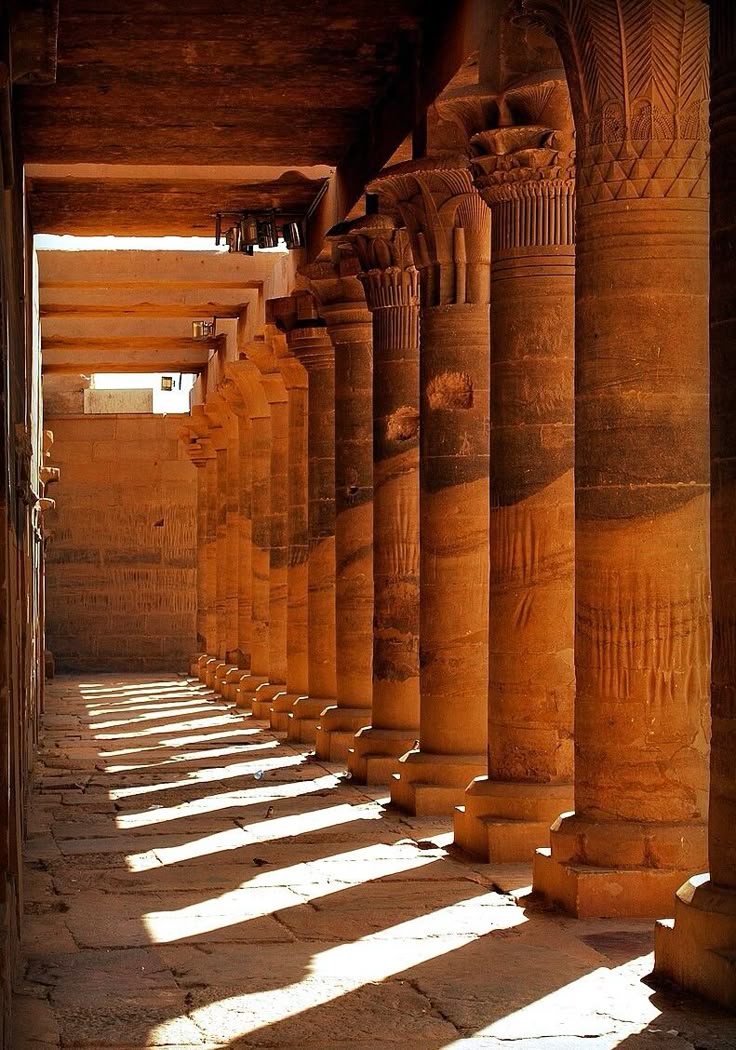 Arrival in Esna – Temple of Esna – El Hegz Island